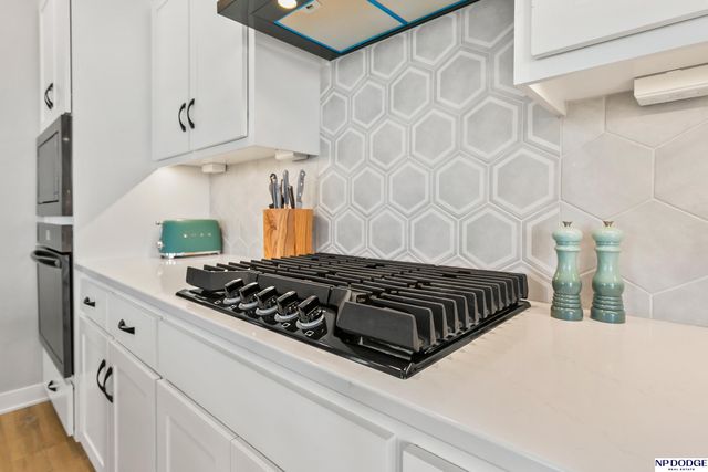 19055 Murifield Circle, Omaha, NE 68136