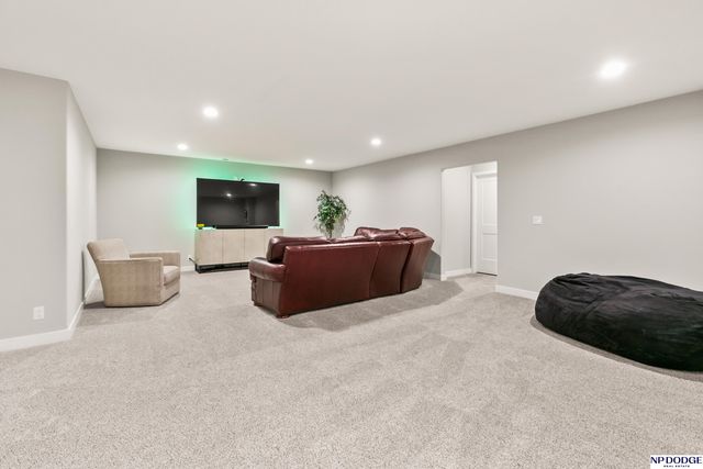 19055 Murifield Circle, Omaha, NE 68136