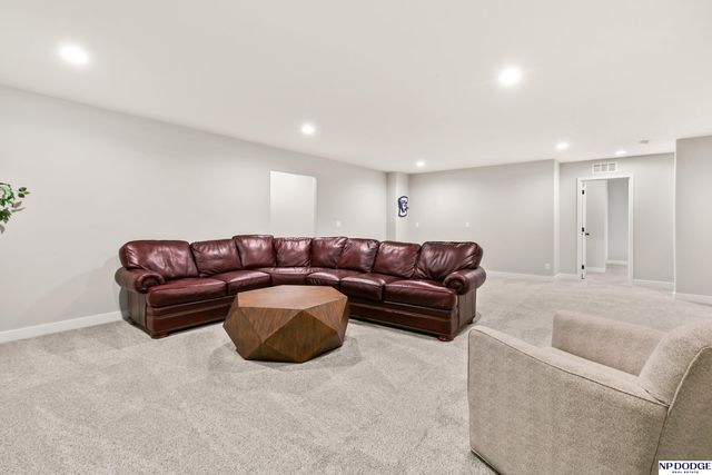 19055 Murifield Circle, Omaha, NE 68136