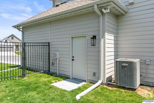 19055 Murifield Circle, Omaha, NE 68136