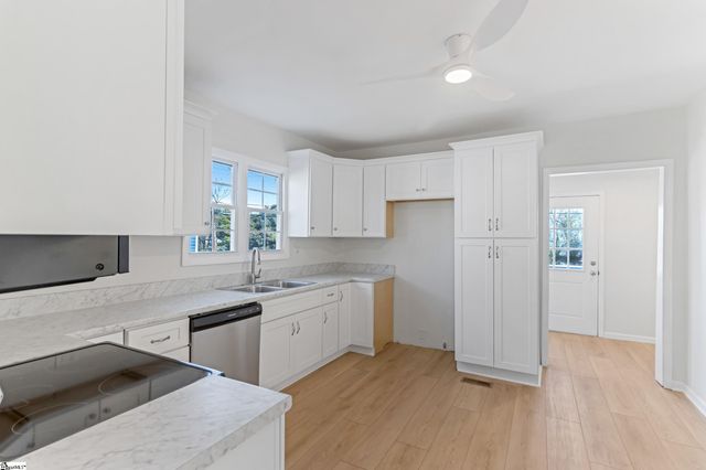 14 Hale Street, Greenville, SC 29605