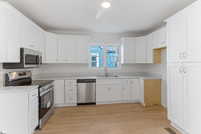 14 Hale Street, Greenville, SC 29605