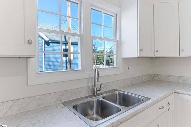 14 Hale Street, Greenville, SC 29605