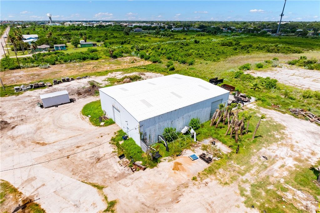 454 N Railroad St, Aransas Pass, TX 78336 — photo 2