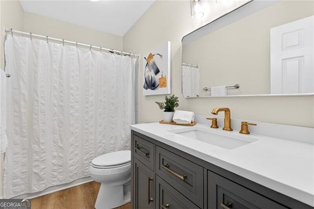 4590 VILLAGE OAKS Circle, Dunwoody, GA 30338