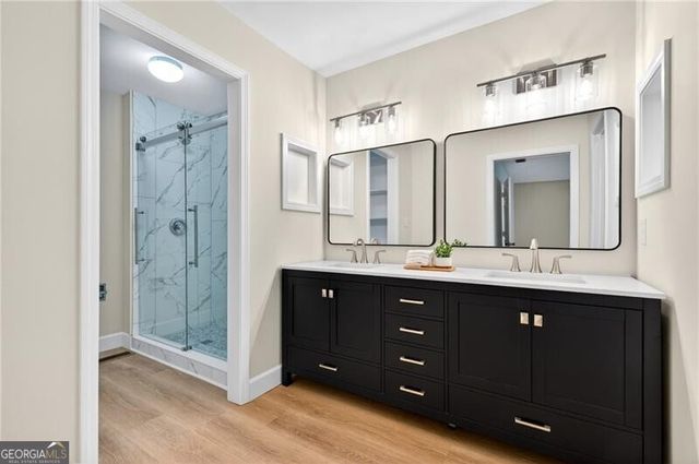 4590 VILLAGE OAKS Circle, Dunwoody, GA 30338