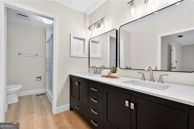 4590 VILLAGE OAKS Circle, Dunwoody, GA 30338