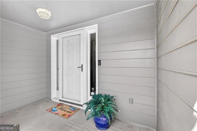 4590 VILLAGE OAKS Circle, Dunwoody, GA 30338