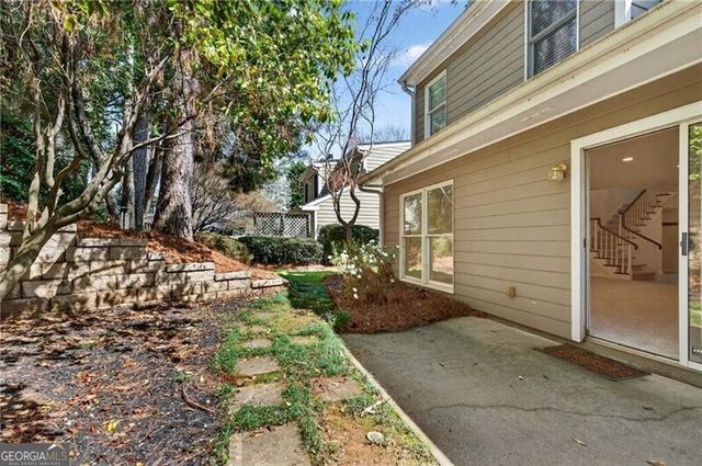 4590 VILLAGE OAKS Circle, Dunwoody, GA 30338