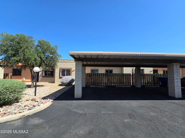 8919 E Calle Norlo, Tucson, AZ 85710