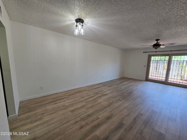 8919 E Calle Norlo, Tucson, AZ 85710