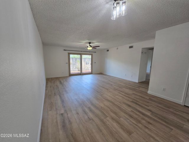 8919 E Calle Norlo, Tucson, AZ 85710