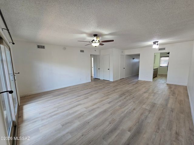 8919 E Calle Norlo, Tucson, AZ 85710