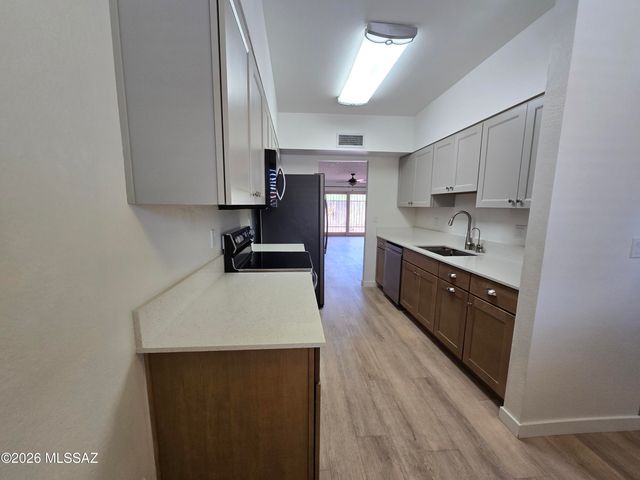 8919 E Calle Norlo, Tucson, AZ 85710