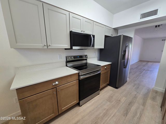 8919 E Calle Norlo, Tucson, AZ 85710
