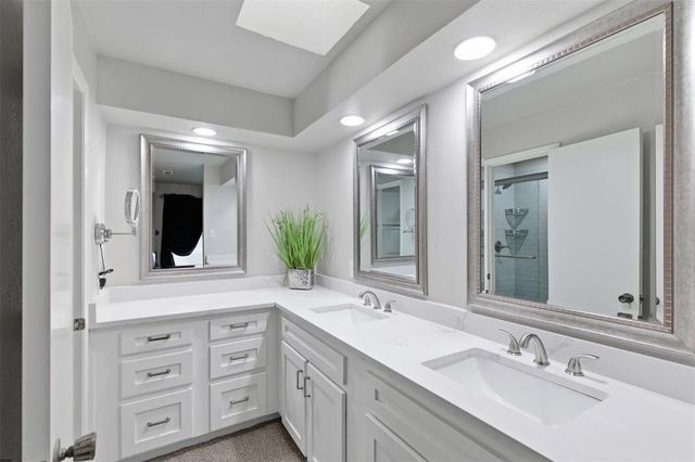 2923 Shady Knoll Lane, Bedford, TX 76021