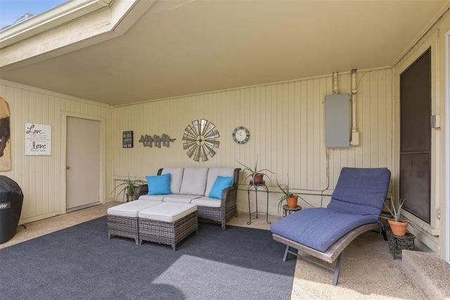 2923 Shady Knoll Lane, Bedford, TX 76021