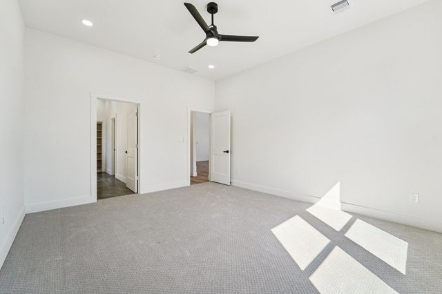 320 E Main Street, La Porte, TX 77571