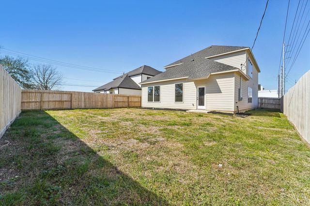 320 E Main Street, La Porte, TX 77571