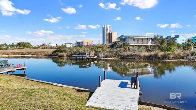 216 Shoreland Circle B, Gulf Shores, AL 36542