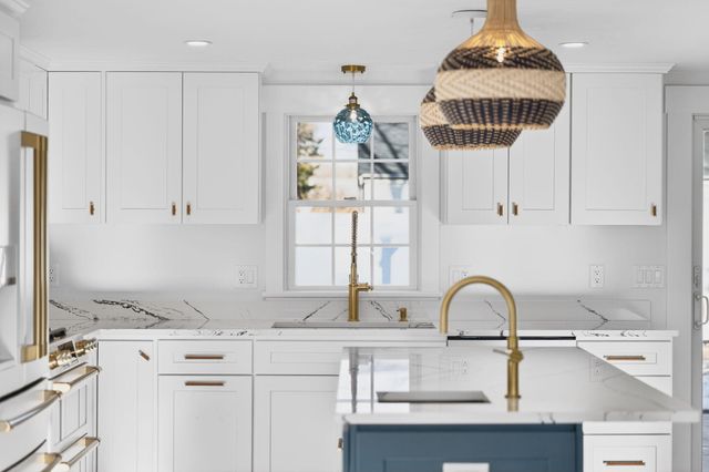 16 Carolyn Lane, East Falmouth, MA 02536