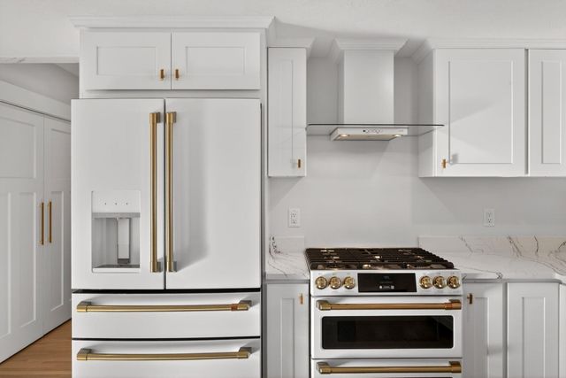 16 Carolyn Lane, East Falmouth, MA 02536