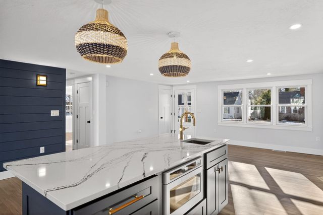 16 Carolyn Lane, East Falmouth, MA 02536