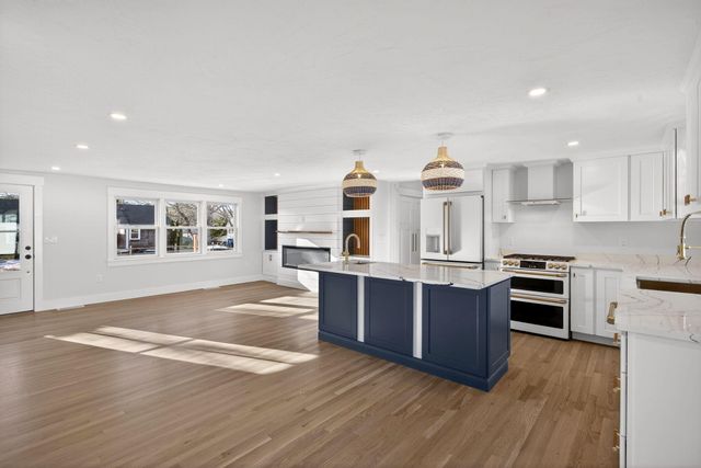 16 Carolyn Lane, East Falmouth, MA 02536