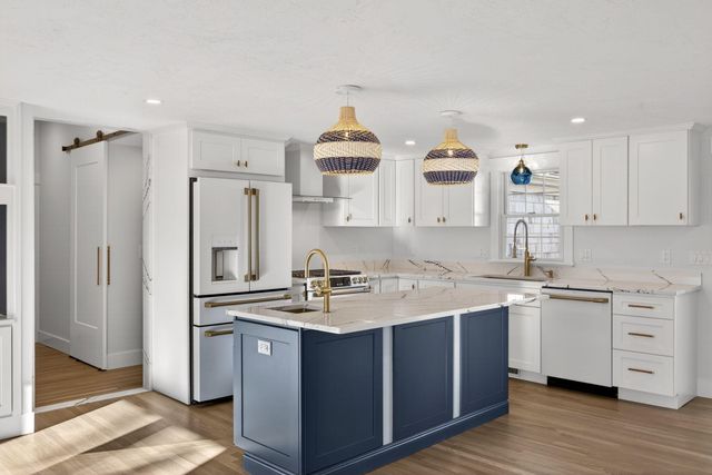 16 Carolyn Lane, East Falmouth, MA 02536