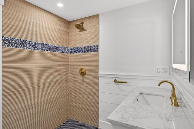 16 Carolyn Lane, East Falmouth, MA 02536