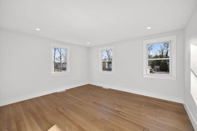 16 Carolyn Lane, East Falmouth, MA 02536