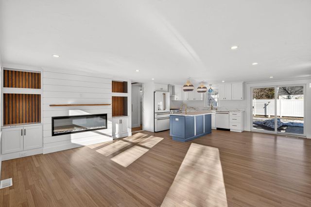 16 Carolyn Lane, East Falmouth, MA 02536