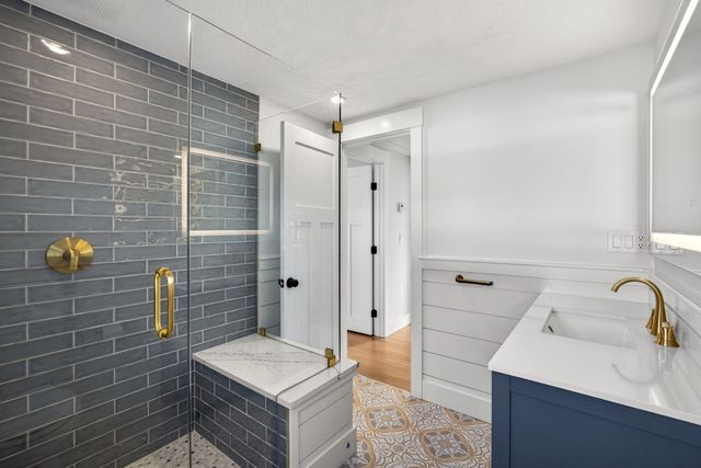 16 Carolyn Lane, East Falmouth, MA 02536