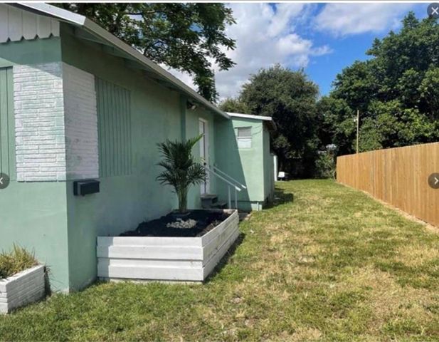 136 N 24th Avenue, Hollywood, FL 33020