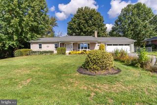 8 BRIGHTWOOD DR, Hagerstown, MD 21740