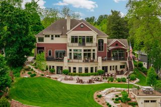 N49W35398 Wisconsin AVENUE, Oconomowoc, WI 53066