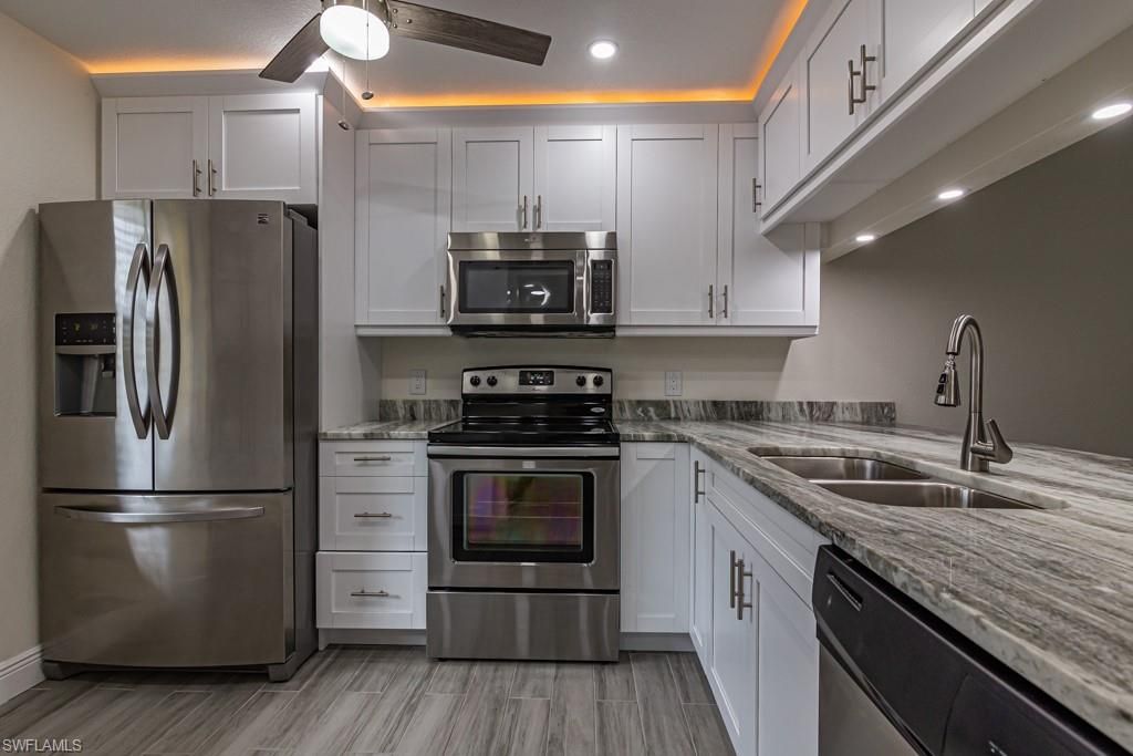 2562 Kings Lake BLVD 102, NAPLES, FL 34112 — exterior