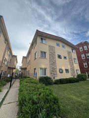 720 N Austin Boulevard GNW, Oak Park, IL 60302