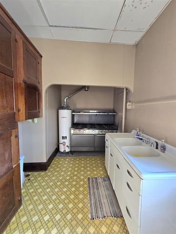 115 S Lafayette Street, Greenville, MI 48838