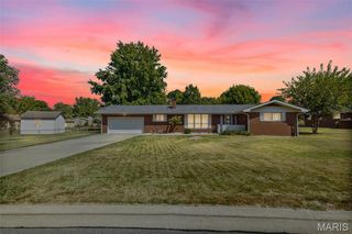 25 Fairlane Drive, Collinsville, IL 62234