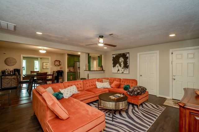 4315 Fernwood Drive, Houston, TX 77021