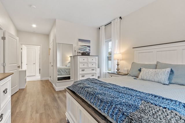 3202 Briarwood Vlg 3202, Clinton, MA 01510