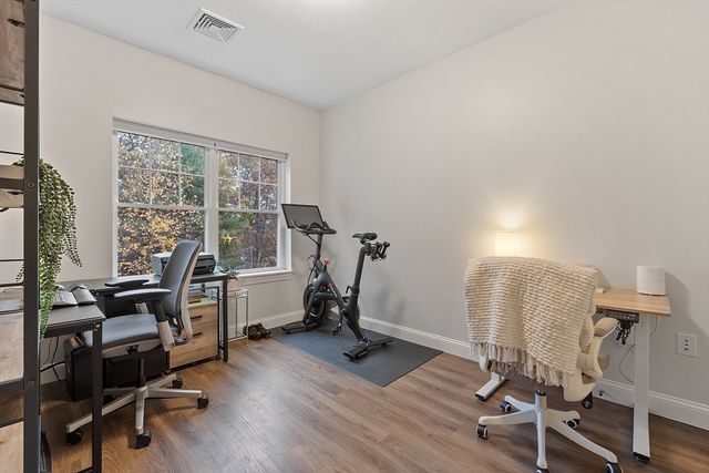 3202 Briarwood Vlg 3202, Clinton, MA 01510