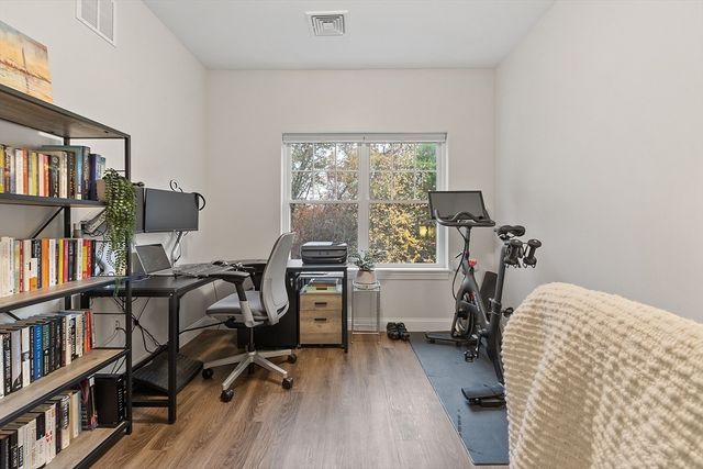 3202 Briarwood Vlg 3202, Clinton, MA 01510