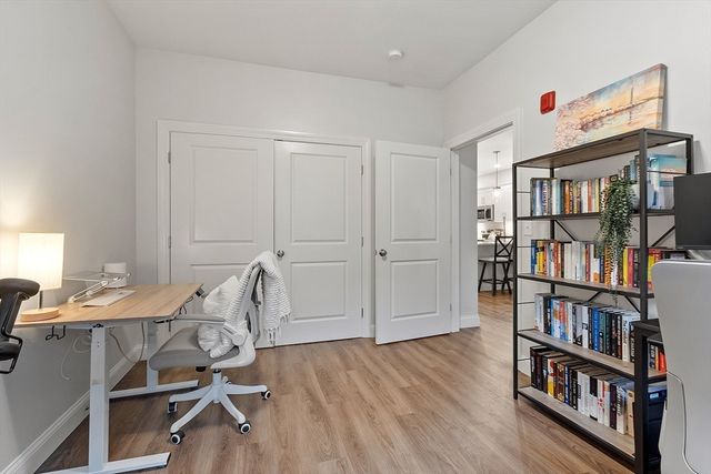 3202 Briarwood Vlg 3202, Clinton, MA 01510