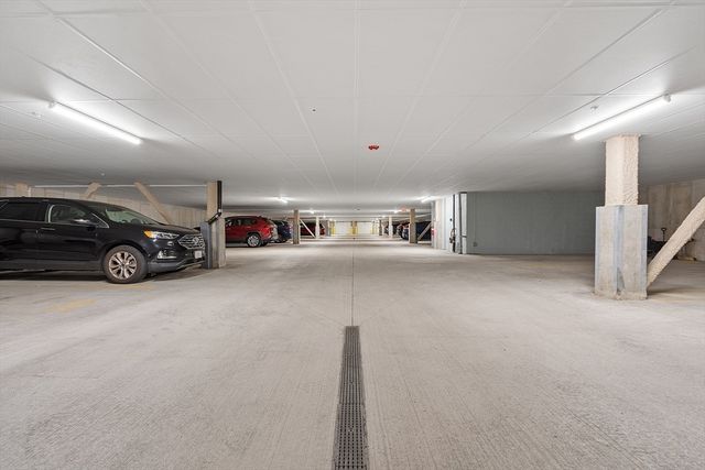 3202 Briarwood Vlg 3202, Clinton, MA 01510