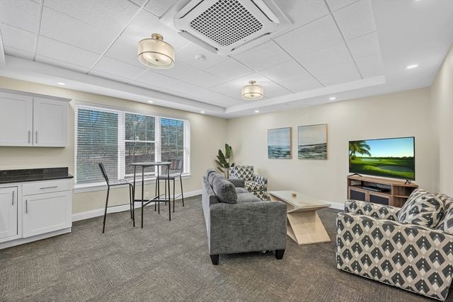 3202 Briarwood Vlg 3202, Clinton, MA 01510