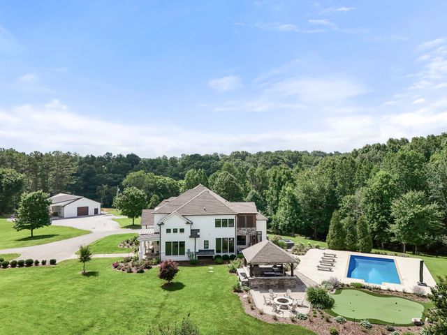 1025 Choate Rd, Dickson, TN 37055