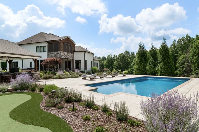 1025 Choate Rd, Dickson, TN 37055