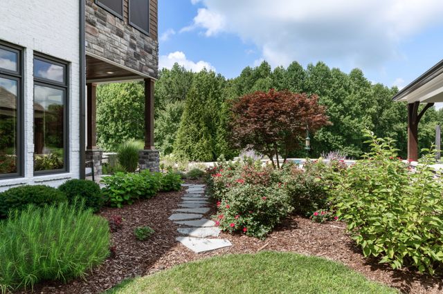 1025 Choate Rd, Dickson, TN 37055